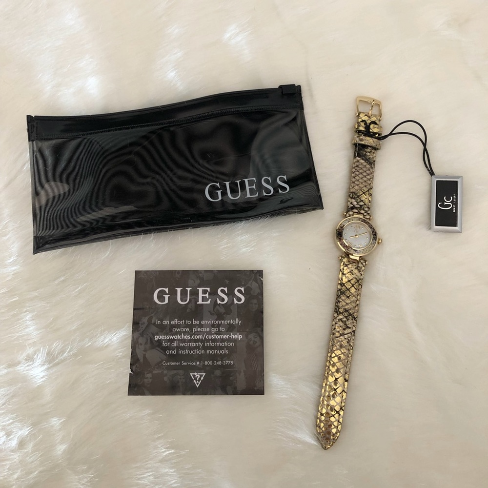 GUESS WOMEN WATCH - NEW - RARE - Picture 2 of 8